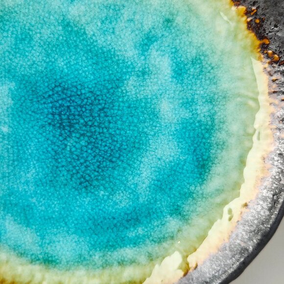 Round Crackle Glaze Japanese Dinner / Serving Plate - Picture 2 of 3